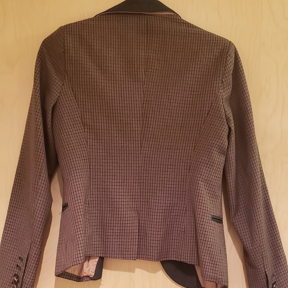 Blazer - Picture 2 of 2